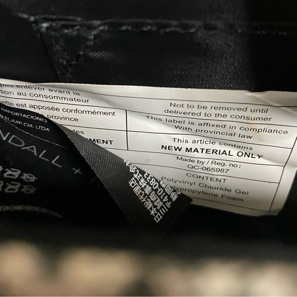 NWT Kendall + Kylie Snake Skin Print Grey Cross Body Purse - Picture 13 of 16